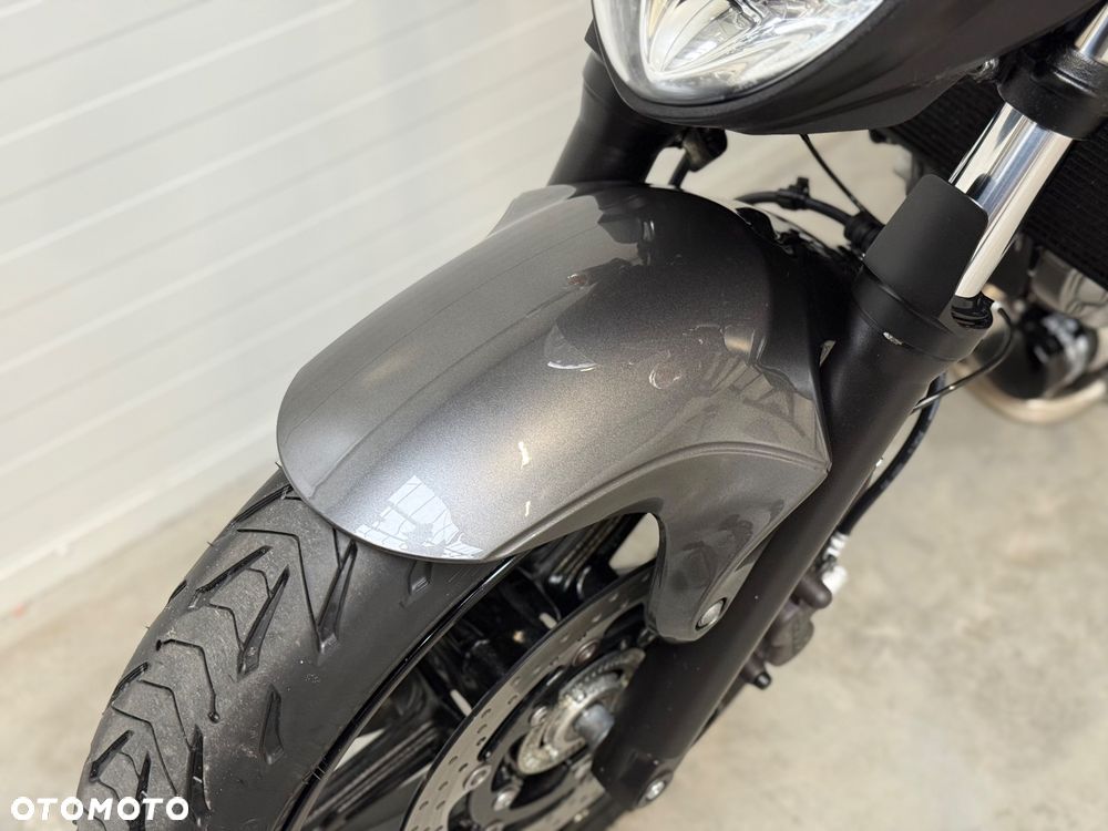 Suzuki Gladius - 22