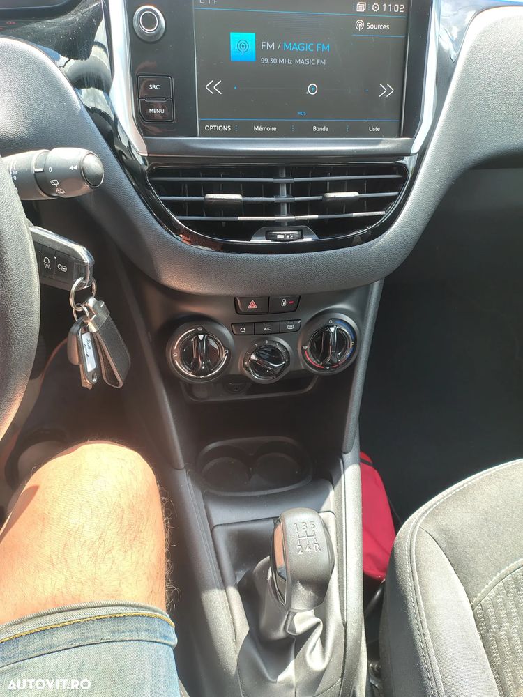 Peugeot 208 1.2 L PureTech Access - 6