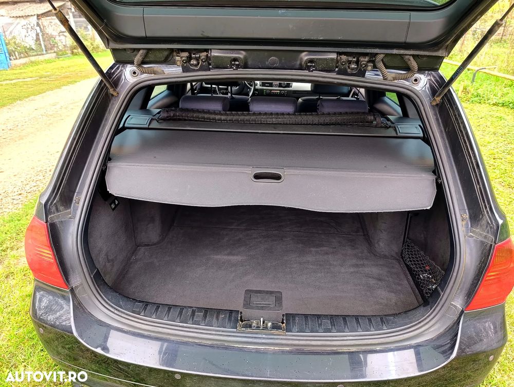 BMW Seria 3 320d DPF Touring Edition Fleet - 22