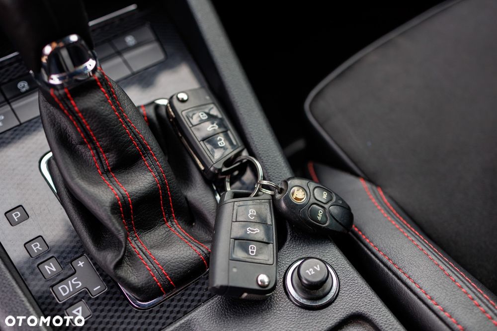 Skoda Octavia 2.0 TDI DSG RS - 14