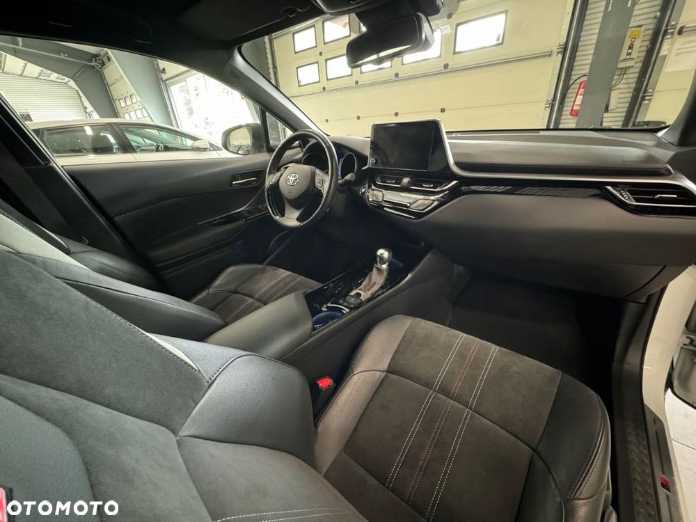 Toyota C-HR 1.8 Hybrid Dynamic - 18