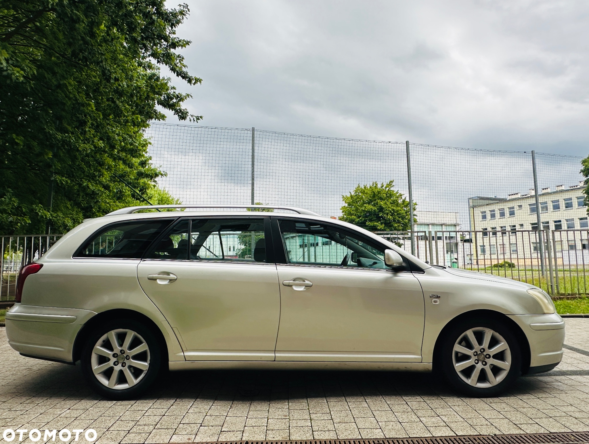 Toyota Avensis 2.0 D-4D High - 3