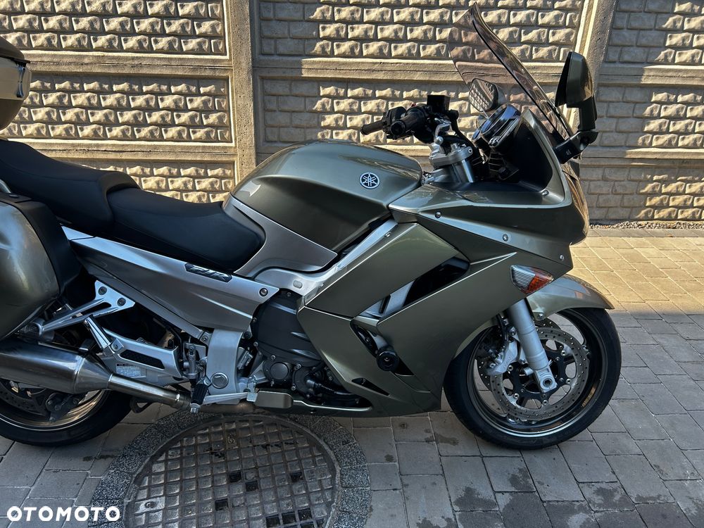 Yamaha FJR - 8