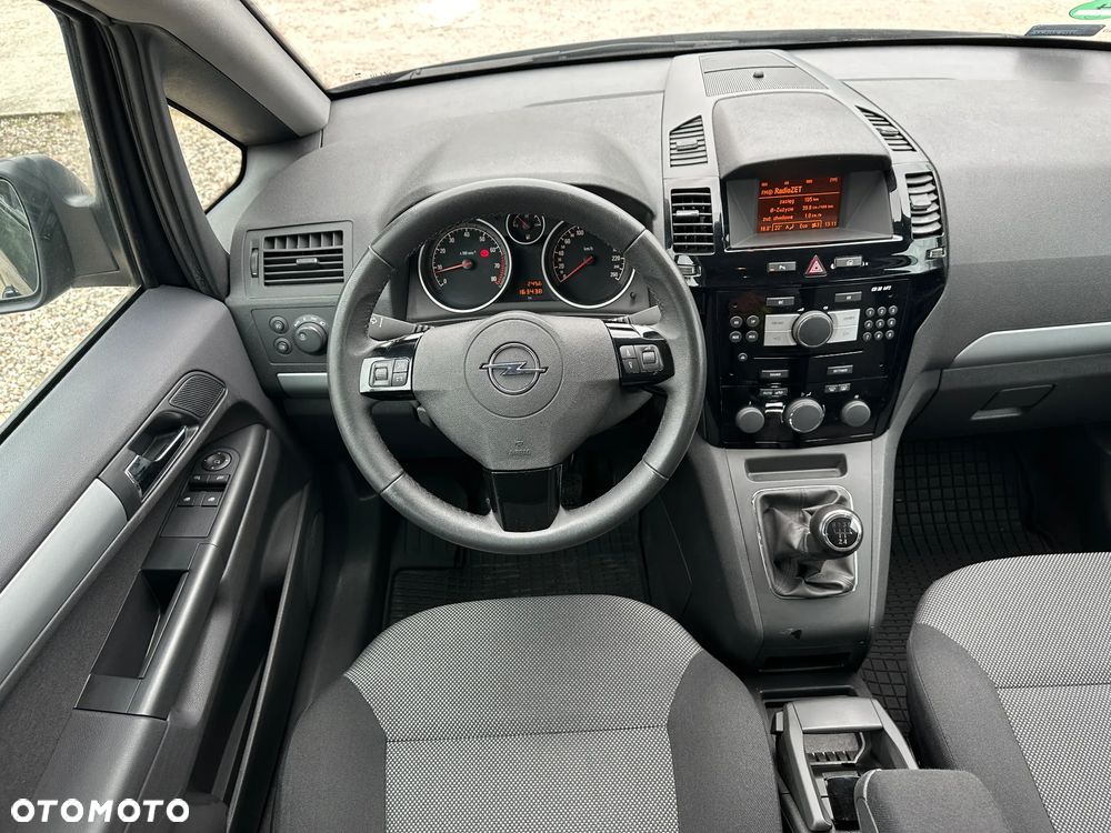 Opel Zafira - 17
