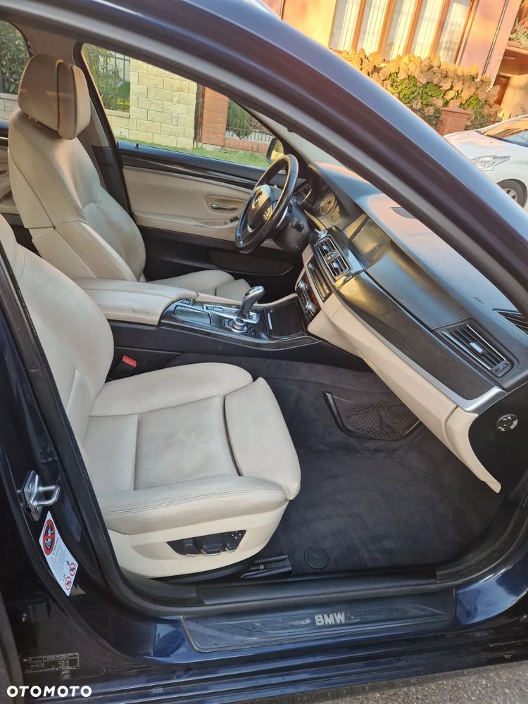 BMW Seria 5 530d Touring Luxury Line - 16