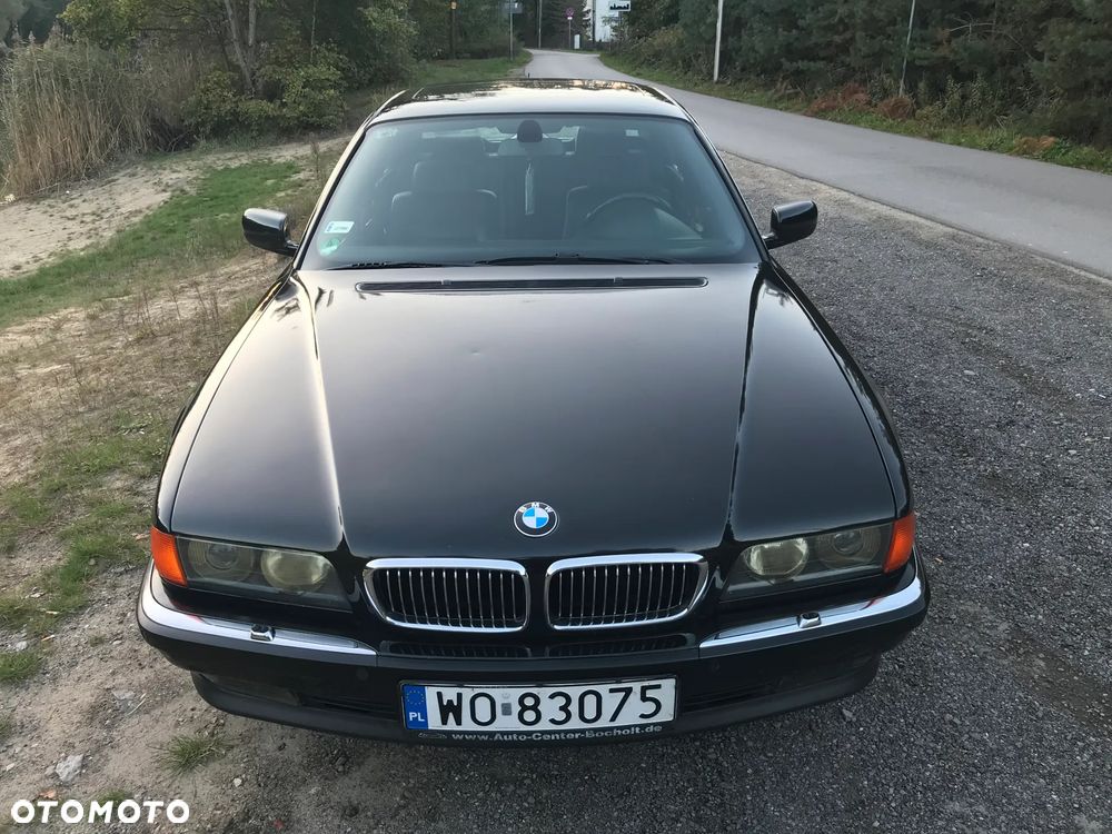 BMW Seria 7 750i - 10