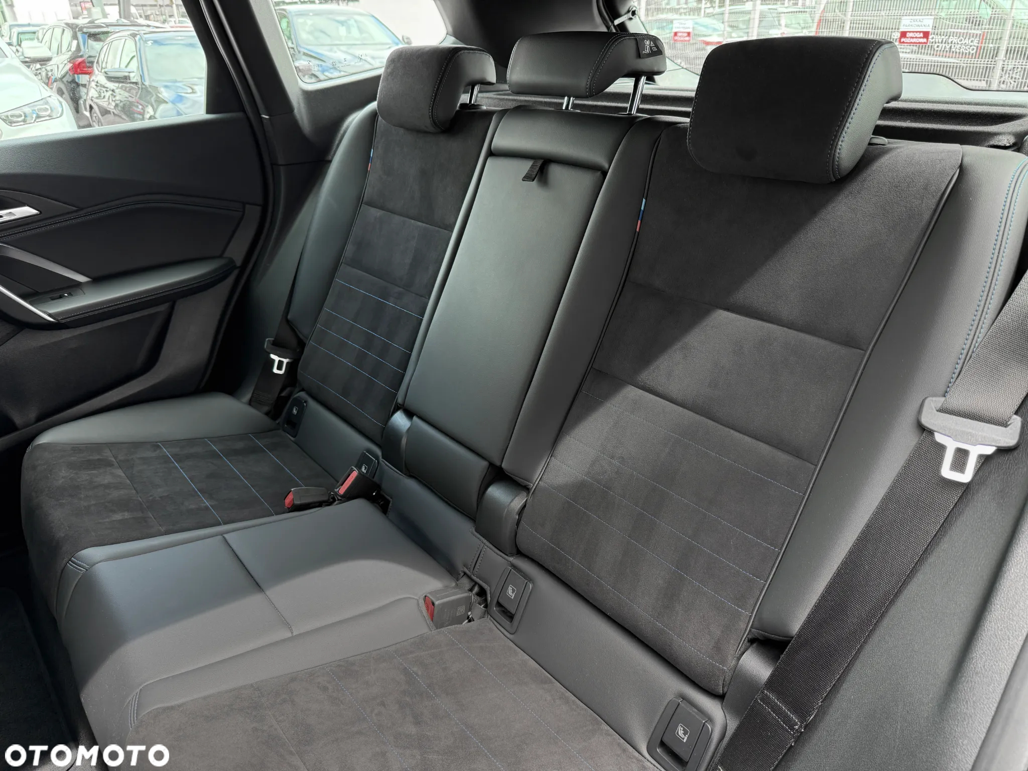 BMW iX1 eDrive20 66.5kWh M Sport - 28