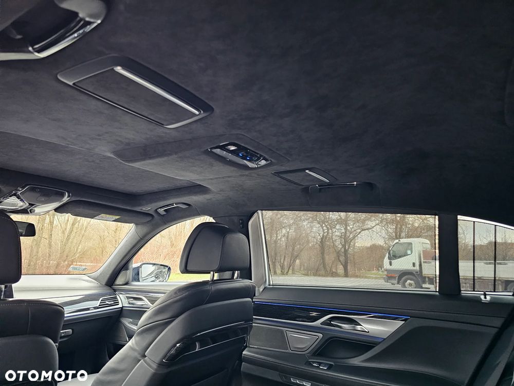 BMW Seria 7 740d xDrive - 39