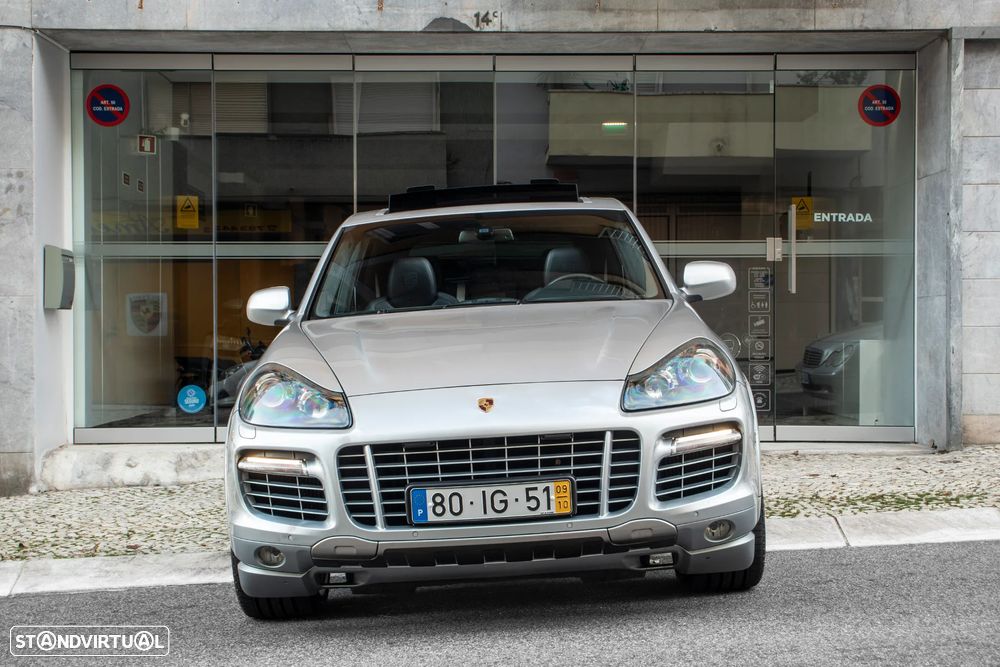 Porsche Cayenne Turbo S - 2