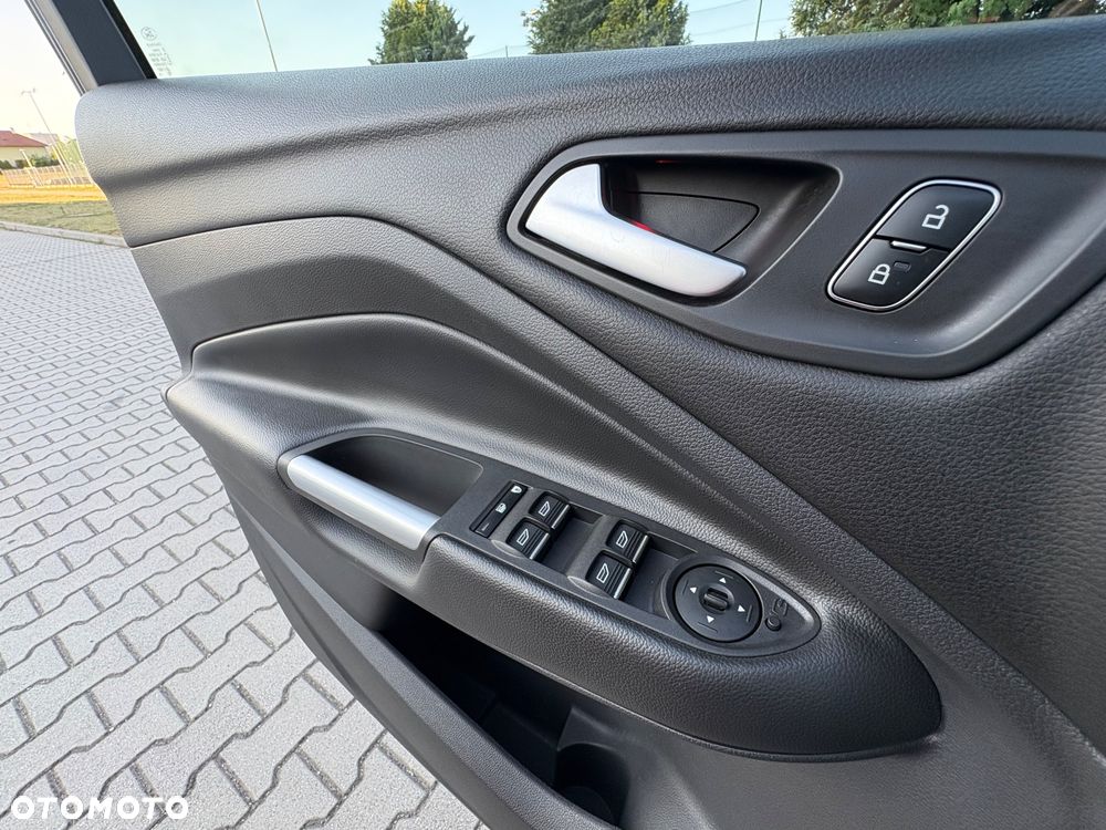 Ford Kuga 2.0 TDCi 4x2 Titanium - 35