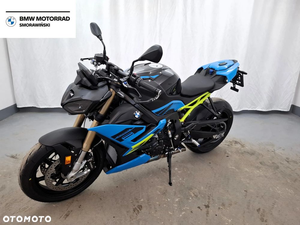 BMW S - 4