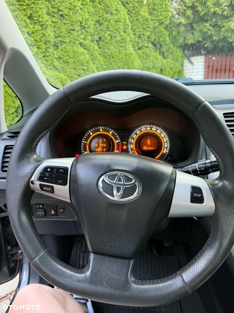 Toyota Auris 1.4 D-4D Premium - 4