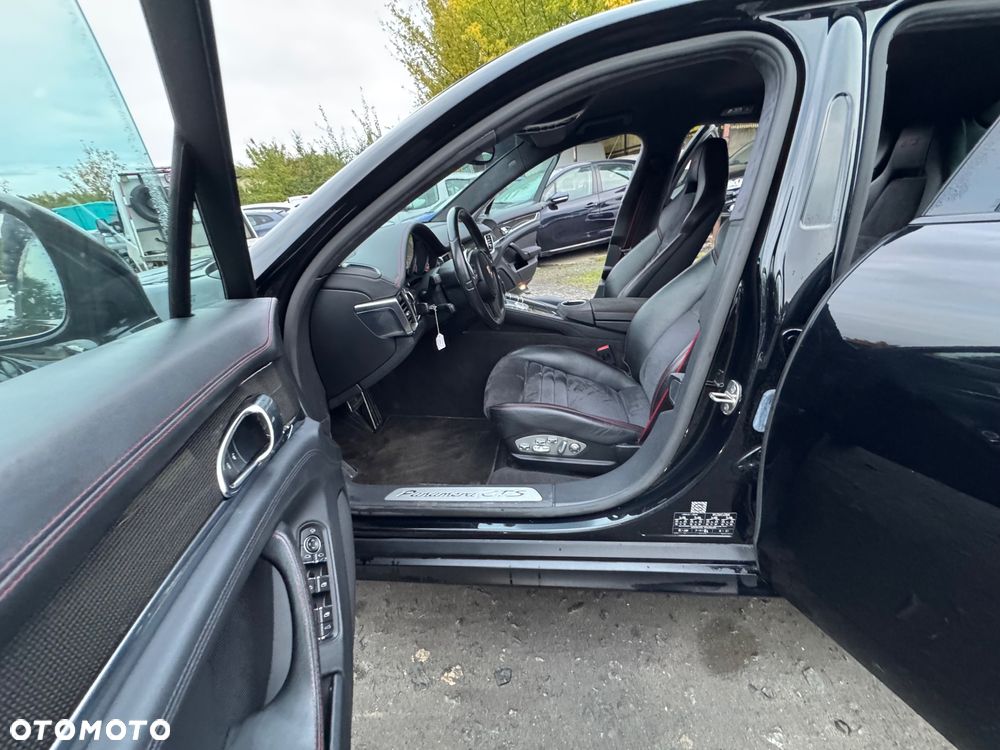 Porsche Panamera GTS PDK - 16