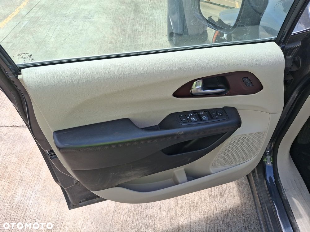 Chrysler Pacifica - 7