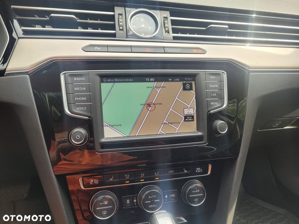 Volkswagen Passat 2.0 TDI SCR DSG Comfortline - 35