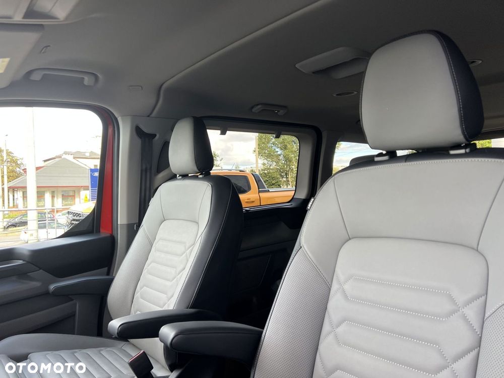 Ford Tourneo Custom - 11