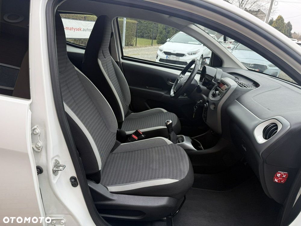 Toyota Aygo x-play - 20