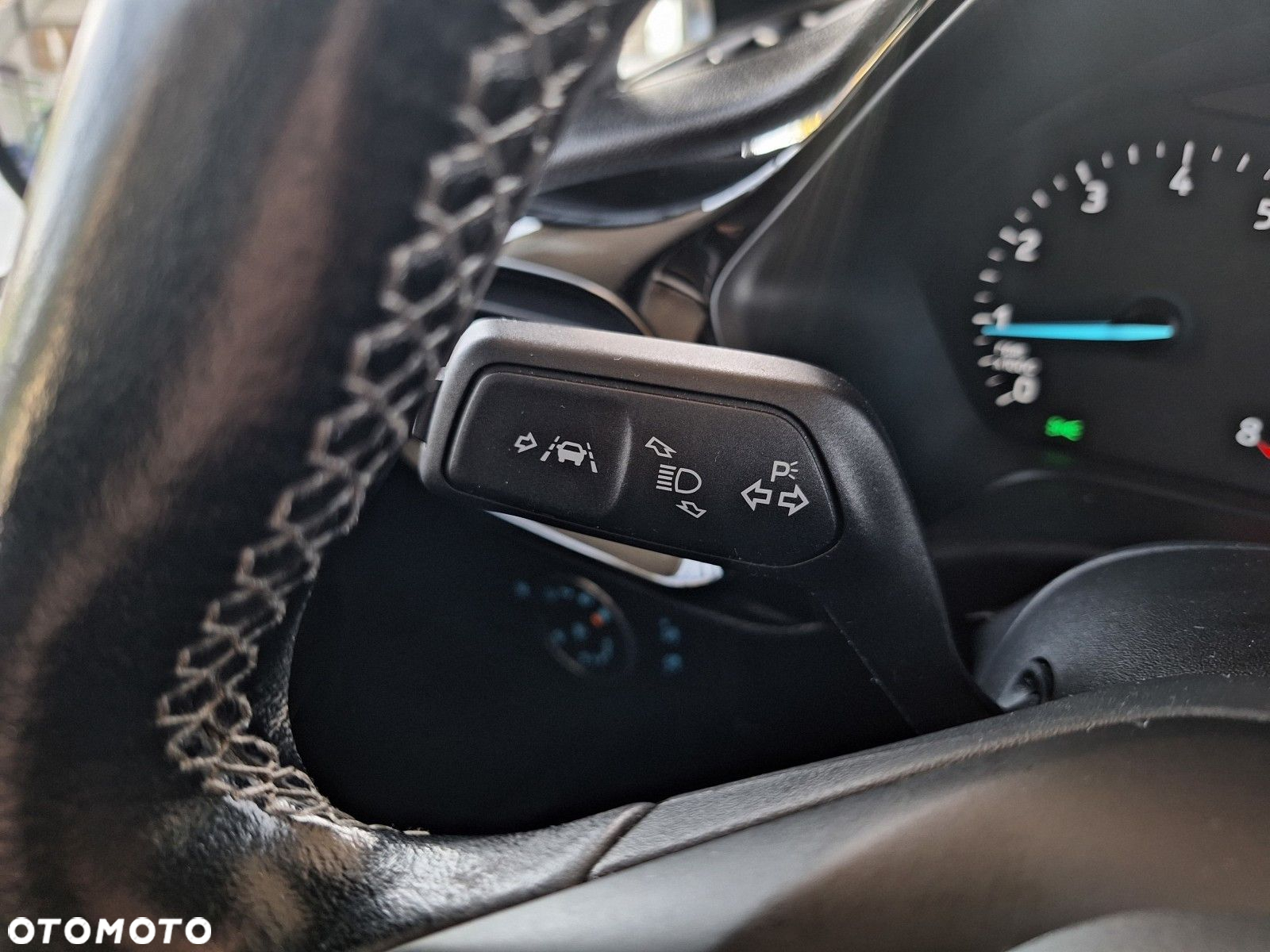 Ford Fiesta 1.0 EcoBoost Trend - 35