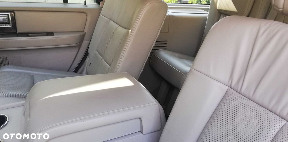 Lincoln Navigator 5.4 L 4x4 - 10