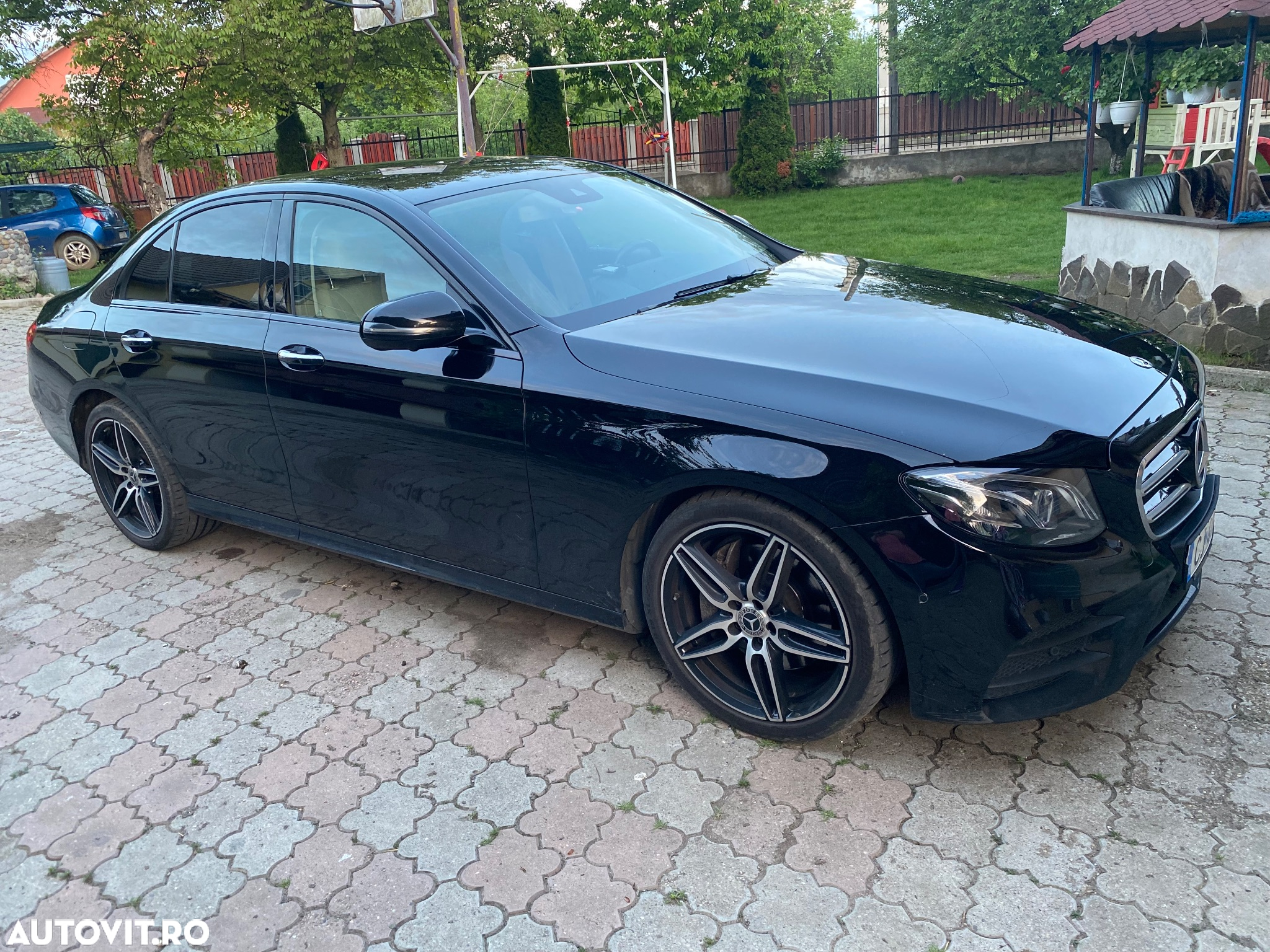 Mercedes-Benz E 220 d 4MATIC Aut. - 4