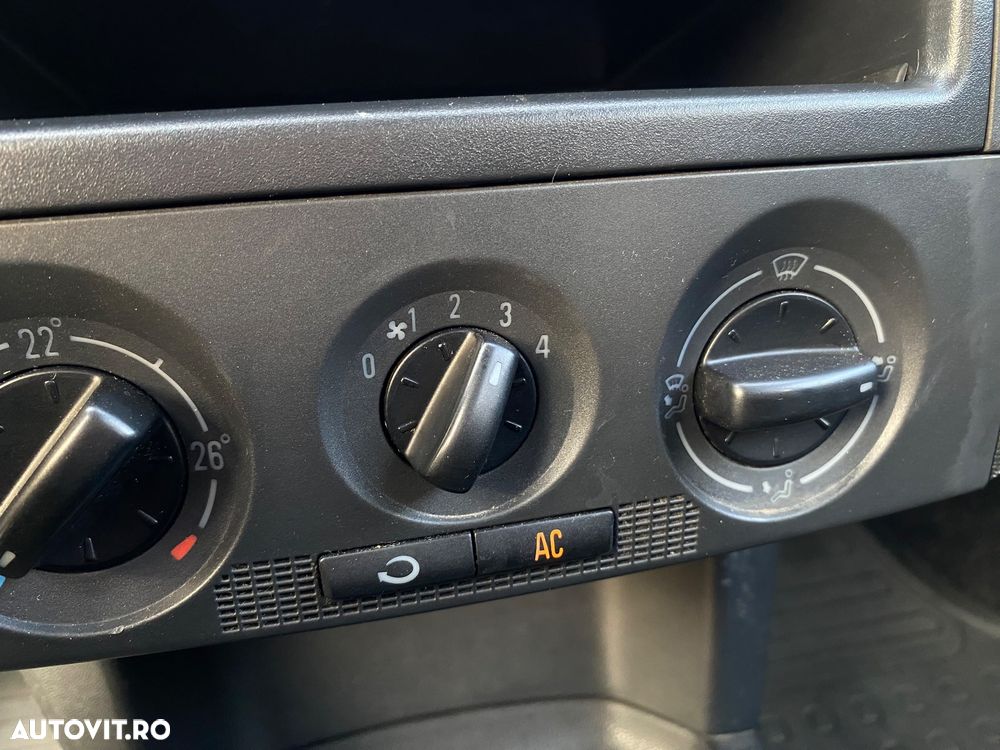 SKODA Fabia 2006 — imagine 13