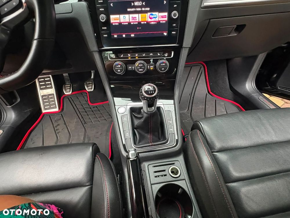 Volkswagen Golf GTI (BlueMotion Technology) Performance - 25