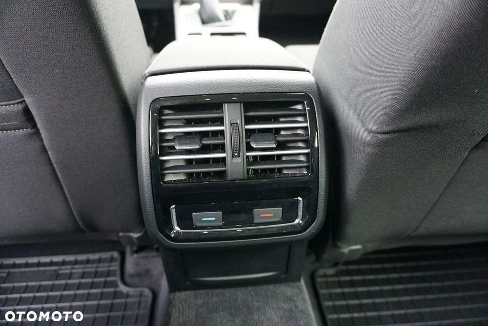 Volkswagen Passat - 17