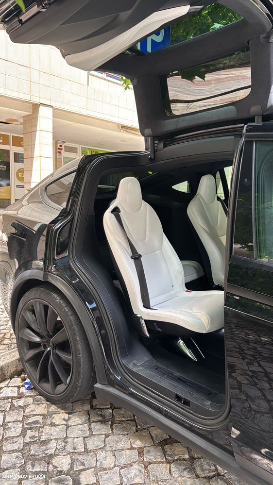 Tesla Model X P100D — fotografia 16
