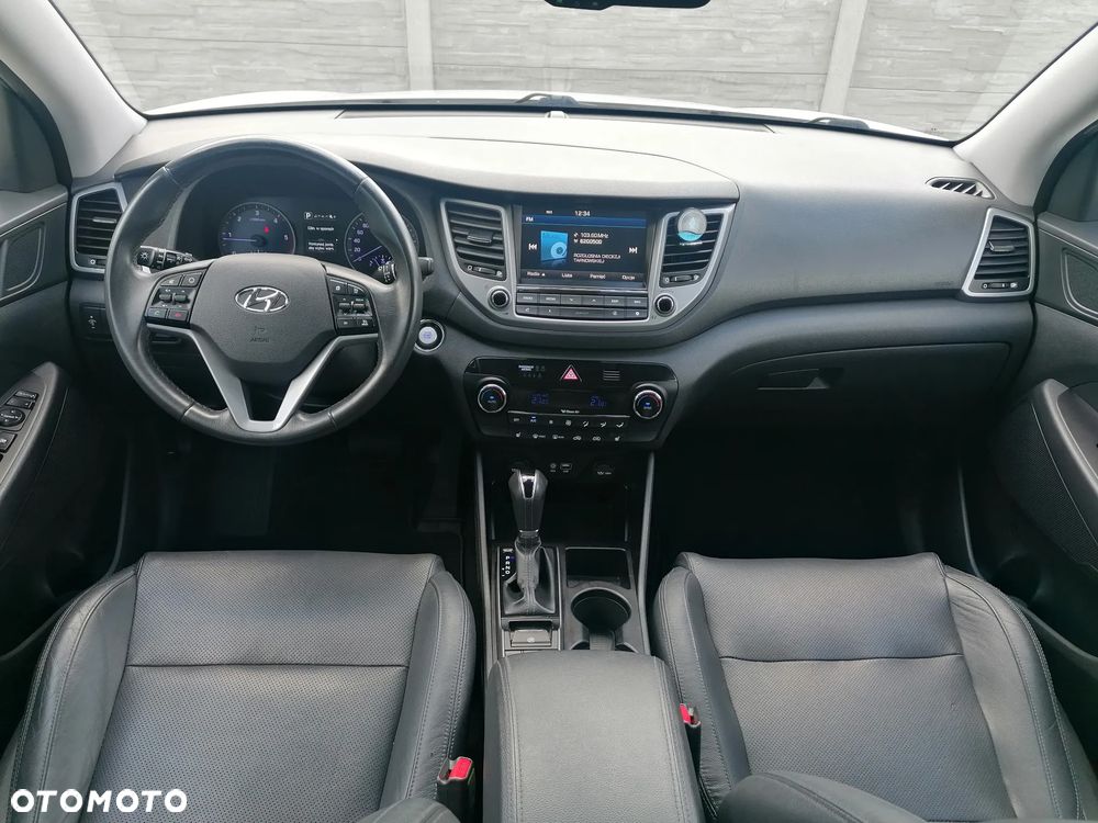 Hyundai Tucson 2.0 CRDi 4WD Automatik Style - 12