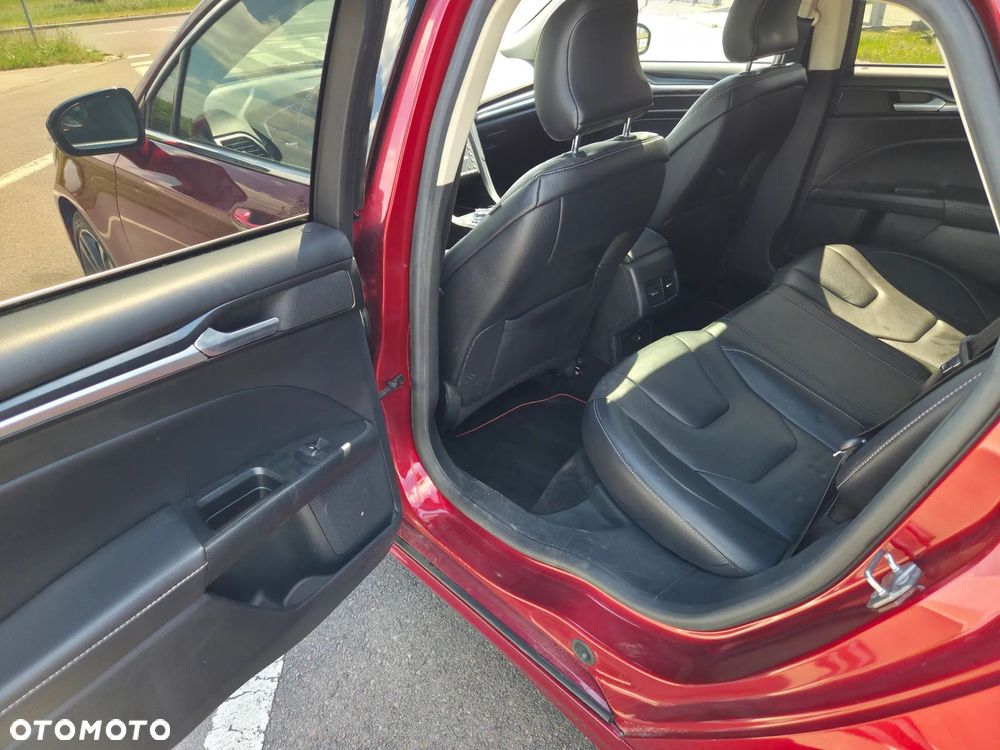 Ford Fusion - 10