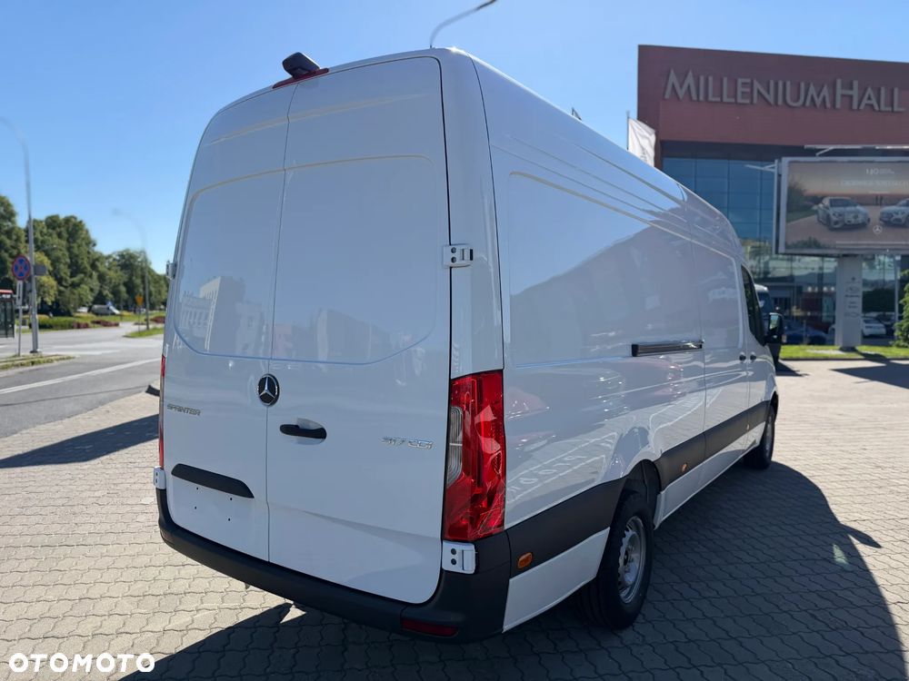 Mercedes-Benz Sprinter - 3