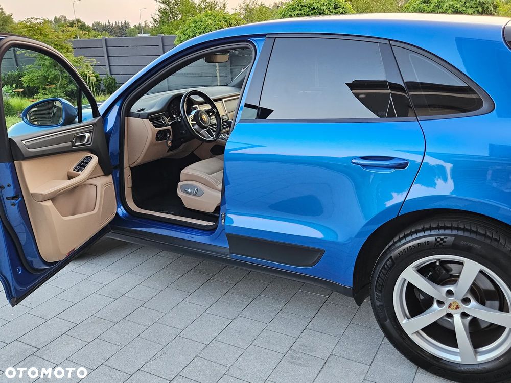 Porsche Macan - 24