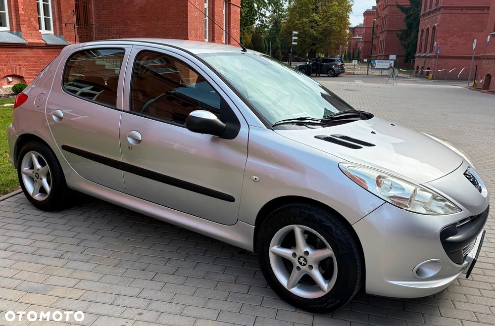 Peugeot 206 - 33