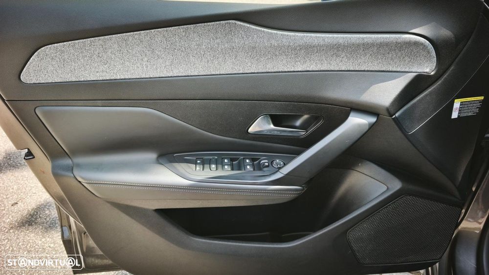 Peugeot 308 1.6 Hybrid Allure Pack e-EAT8 - 39