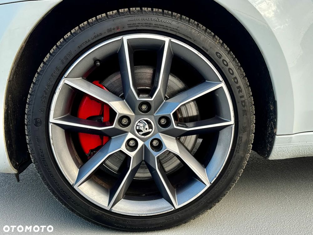 Skoda Octavia 2.0 TDI RS - 37