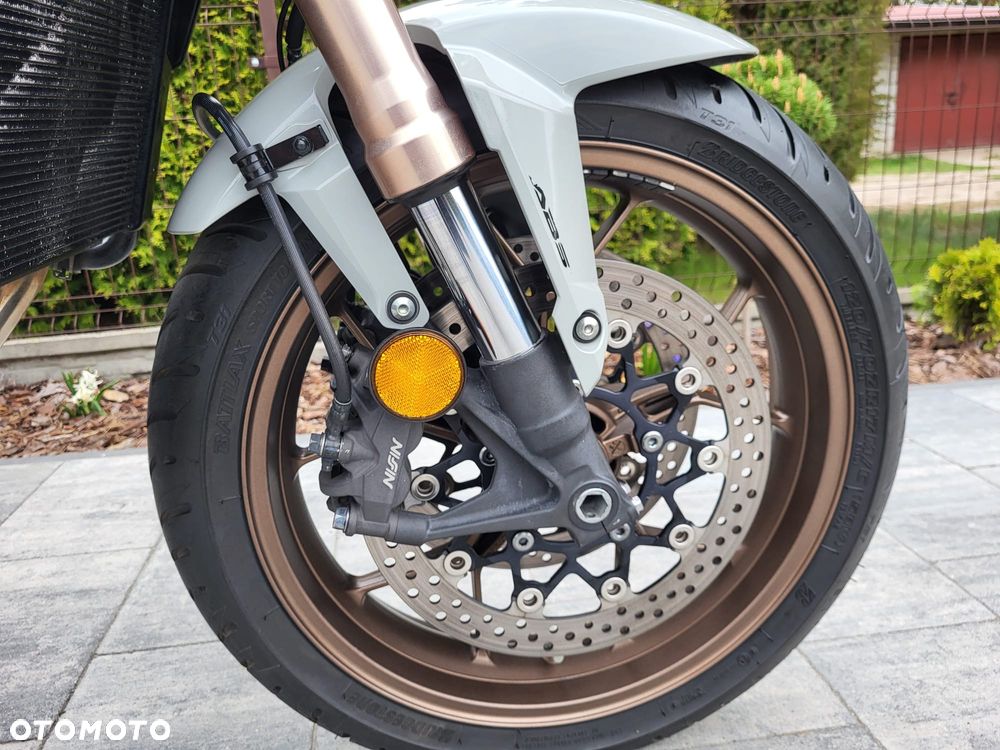 Honda CB - 27