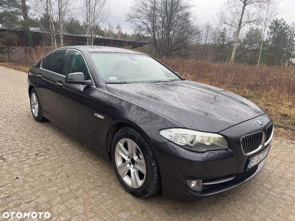 BMW Seria 5 528i xDrive Luxury Line - 4