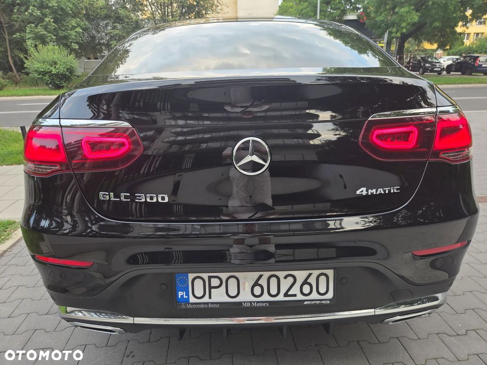 Mercedes-Benz GLC 300 4Matic 9G-TRONIC AMG Line - 19