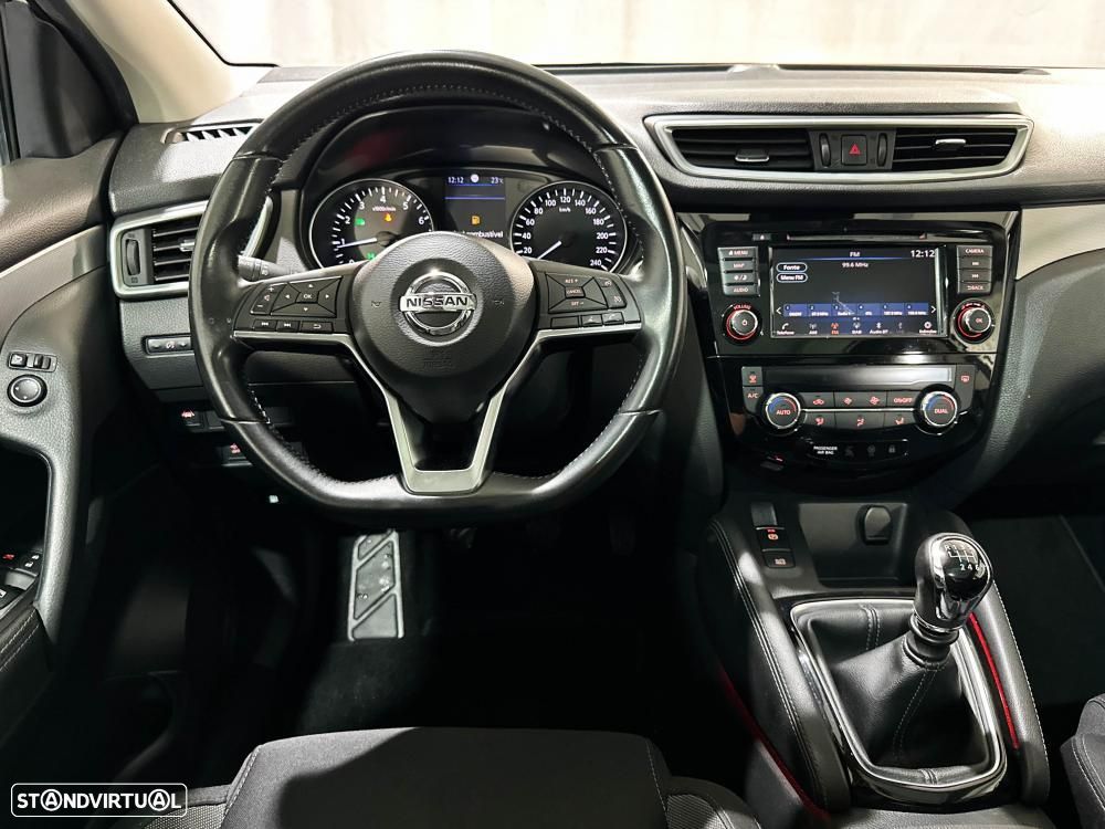 Nissan Qashqai 1.3 DIG-T MHEV Premiere Edition - 19