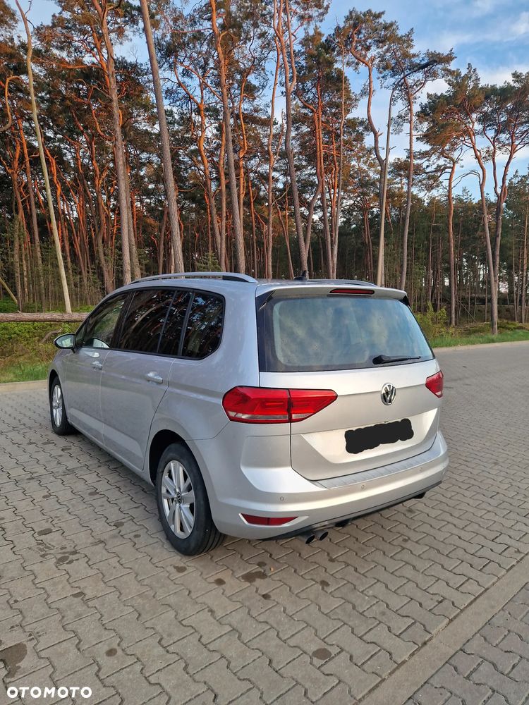 Volkswagen Touran 2.0 TDI SCR DSG Comfortline - 3