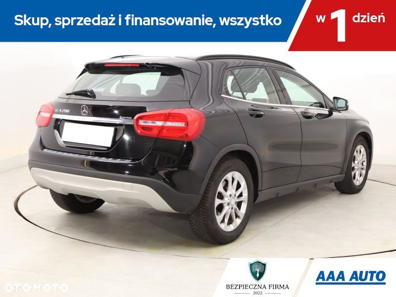 Mercedes-Benz GLA - 7