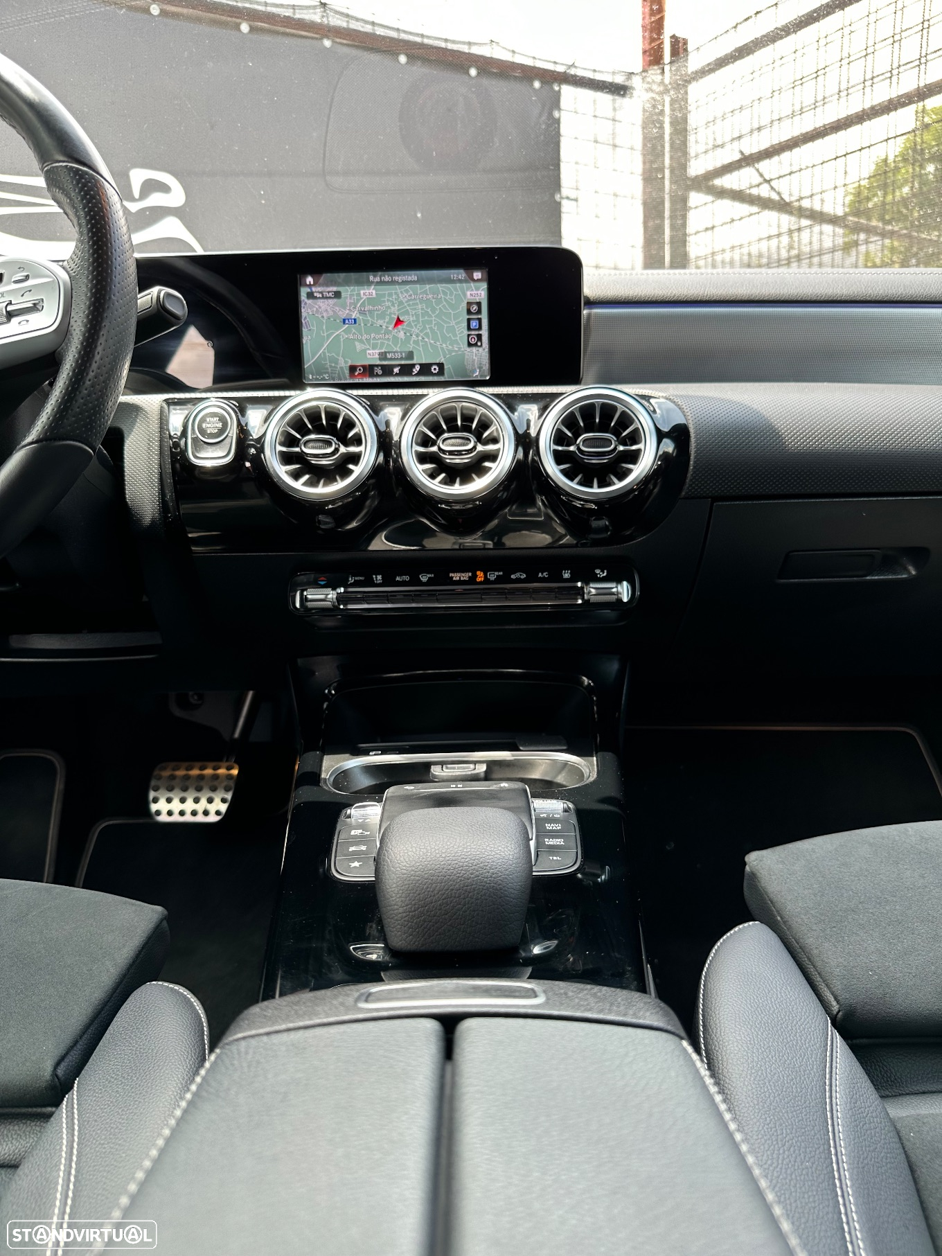 Mercedes-Benz A 250 e AMG Line - 24
