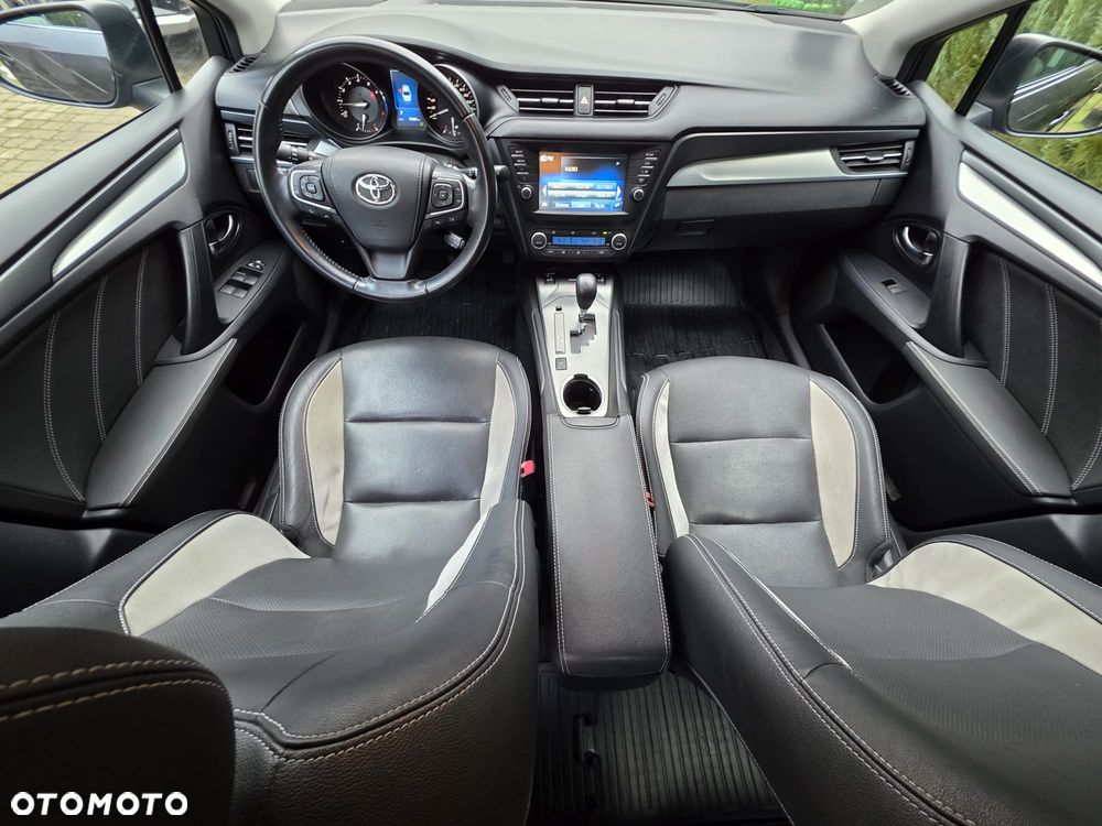 Toyota Avensis 1.8 Premium MS - 13