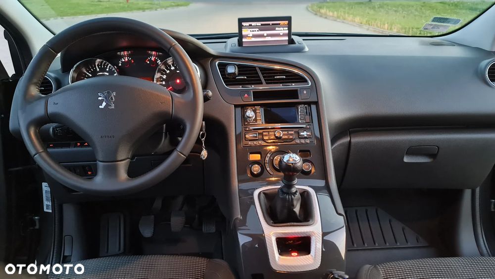 Peugeot 5008 1.6 THP Premium + - 11