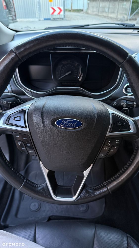 Ford Fusion - 14