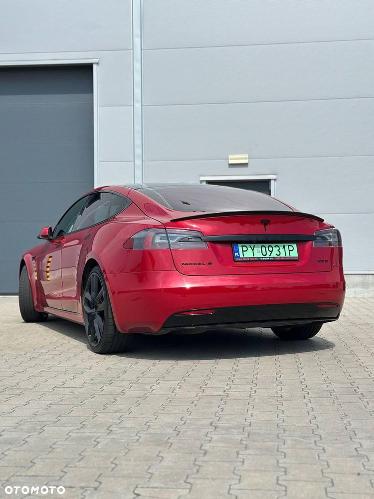 Tesla Model S - 4