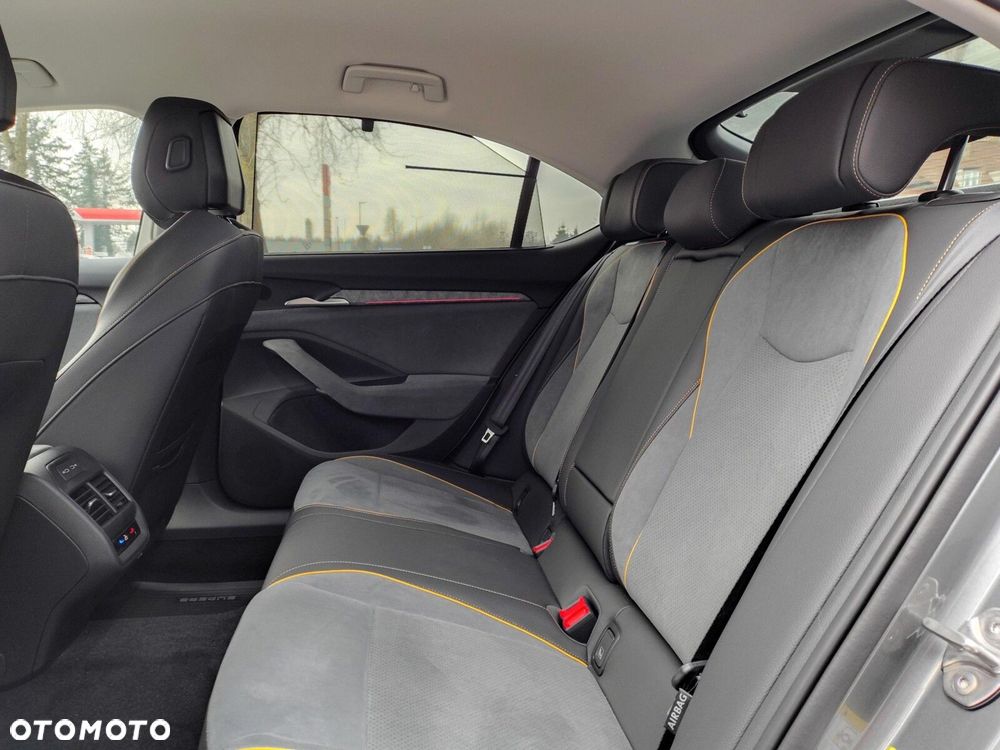Skoda Superb 2.0 TDI SCR 4x4 Selection DSG - 16