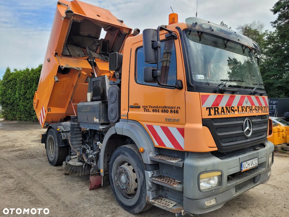 Mercedes-Benz AXOR Zamiatarka drogowa Johnston, Kupper Weisser - 4