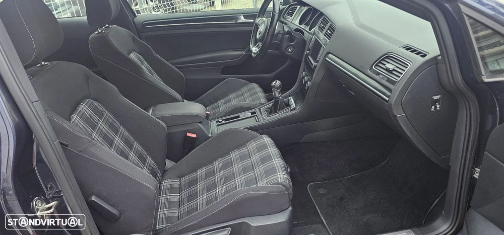 VW Golf 2.0 TDI GTD - 8