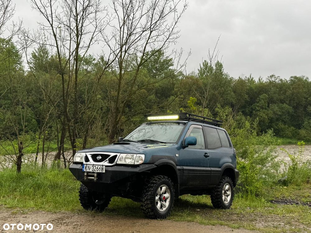 Nissan Terrano - 1